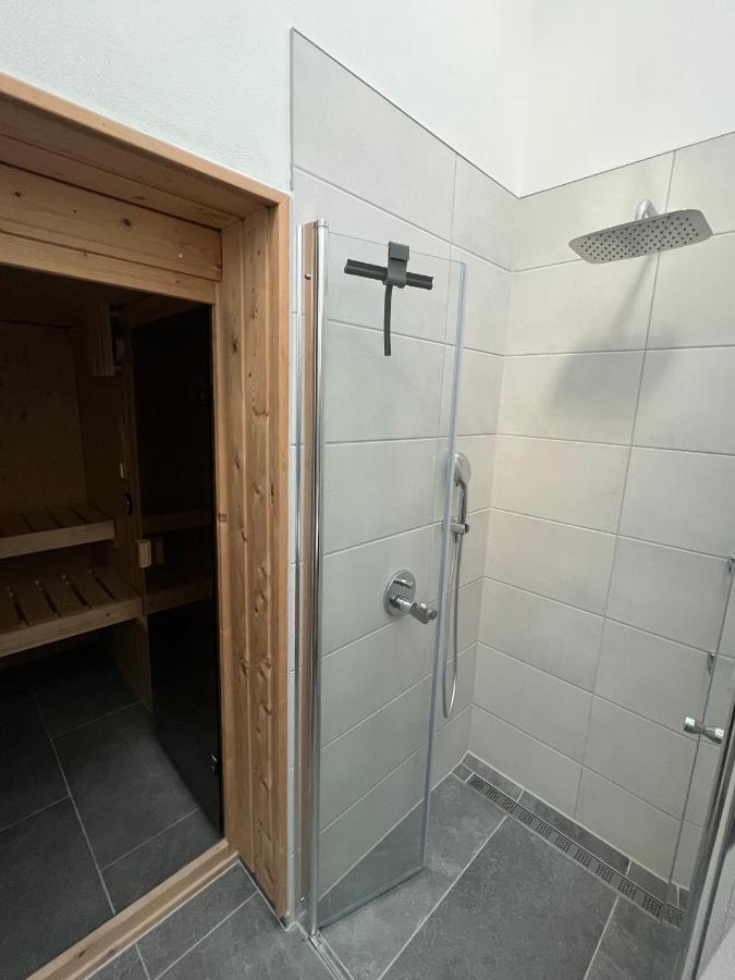 Ferienhaus Auszeit Mit Sauna Schwarz Exteriör bild