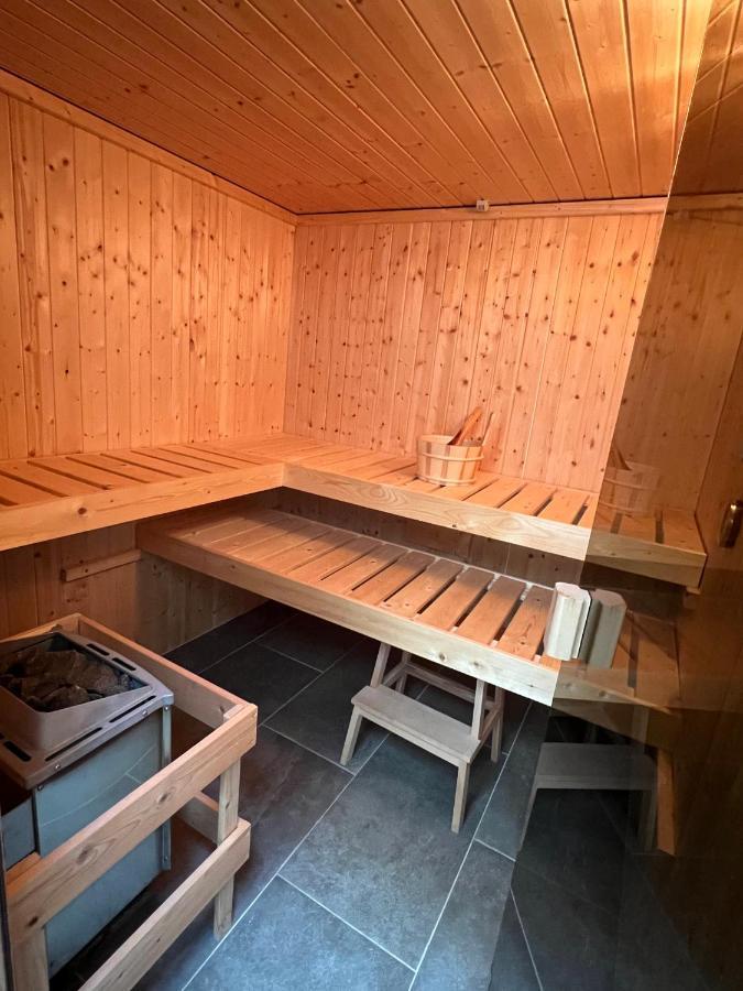 Ferienhaus Auszeit Mit Sauna Schwarz Exteriör bild