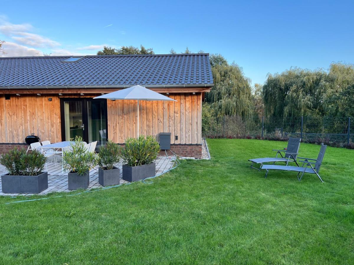 Ferienhaus Auszeit Mit Sauna Schwarz Exteriör bild